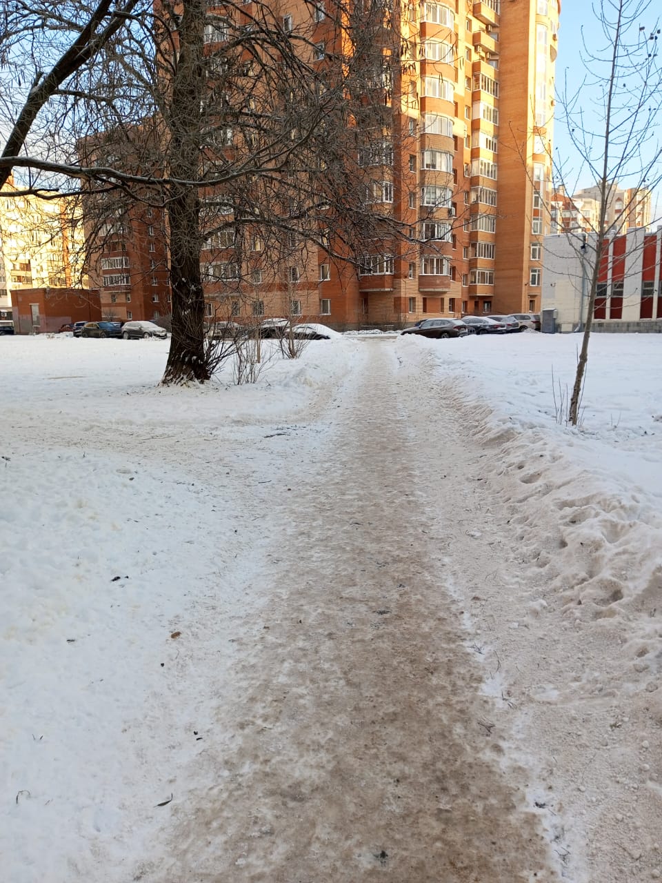 Уборка снега на территории МО МО Северный