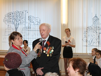 Вручение юбилейных медалей «75 лет Победы в Великой Отечественной войне 1941—1945 гг.». 