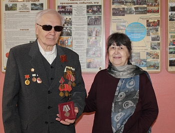 Вручение юбилейных медалей «75 лет Победы в Великой Отечественной войне 1941—1945 гг.». 