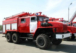 Выставка пожарной техники в Муринском парке